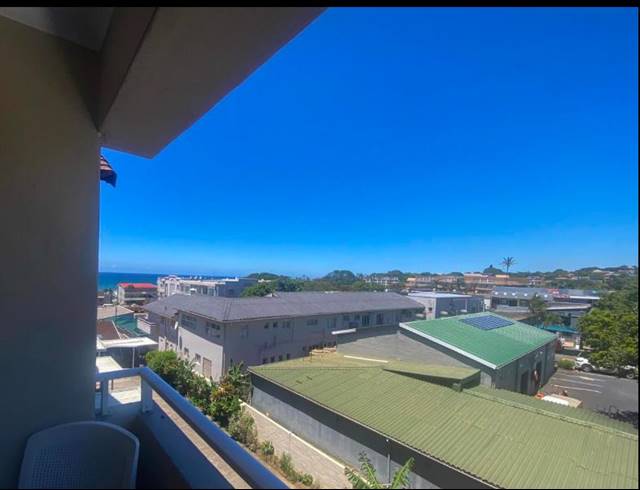 2 BEDROOM APARTMENT FOR SALE IN UVONGO BEACH